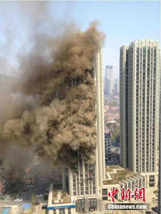 大連星海廣場大火